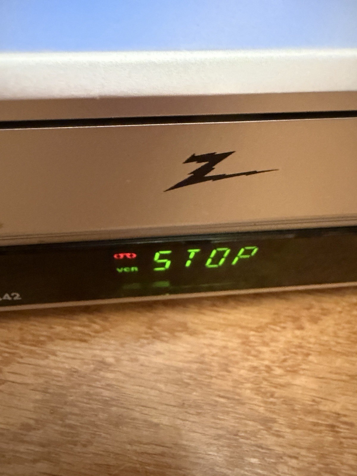 ZENITH VCS442 VCR VHS 4-Head Hi-Fi Stereo Player Recorder Tested Good No Remote
