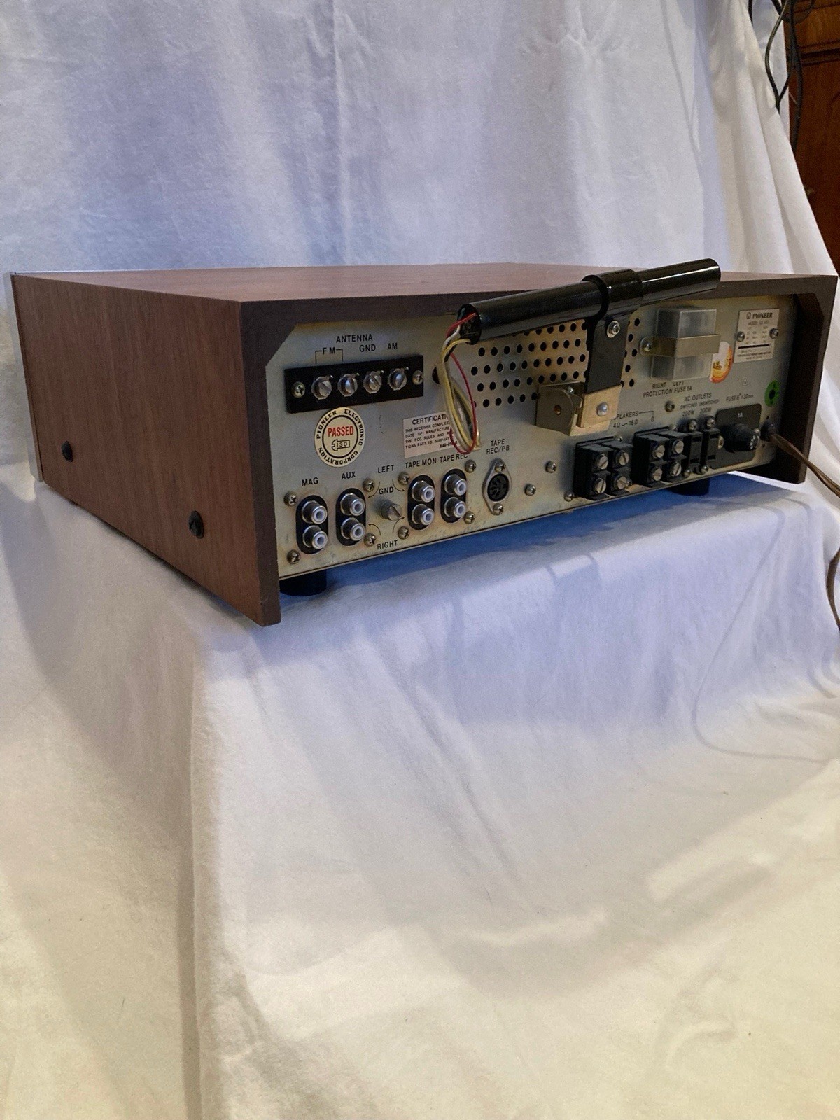 Pioneer SX-440 Stereo Receiver AM/FM Radio Model with Wood Case Cabinet