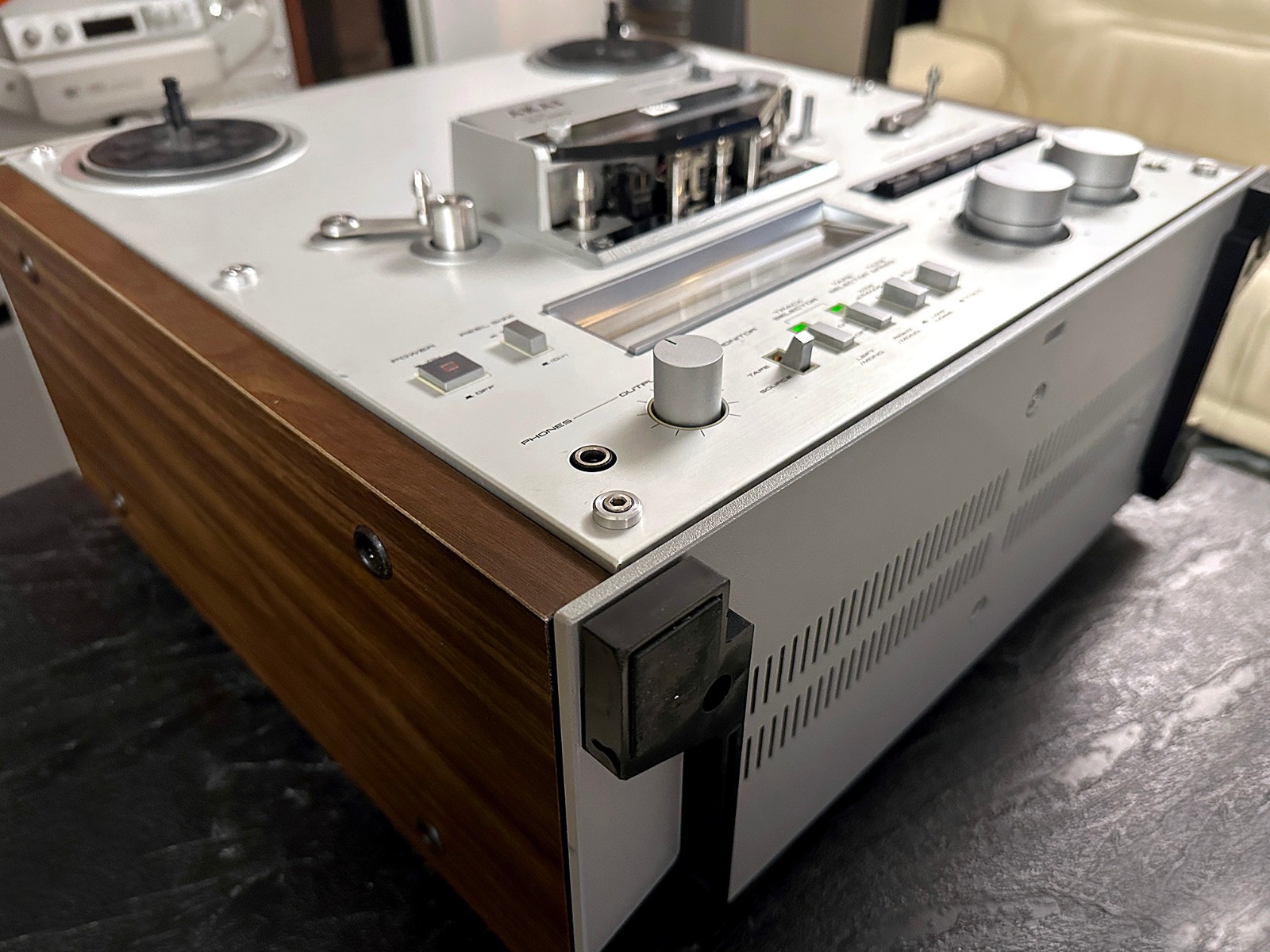 Akai GX-620 Stereo Reel to Reel 10.5″ x 1/4 Tape FullServiced + 30-Day Guarantee