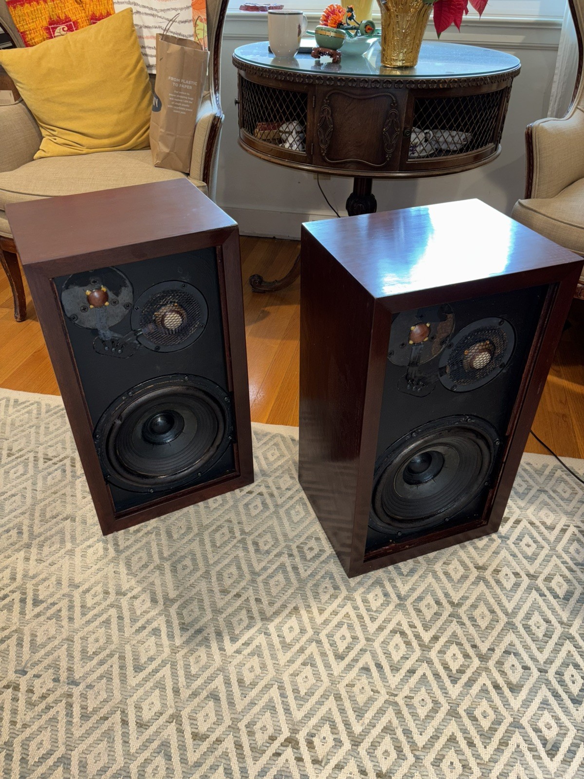 Vintage ACOUSTIC RESEARCH AR-3 Speakers Pair Restored 62118/62222 W/Boxes!