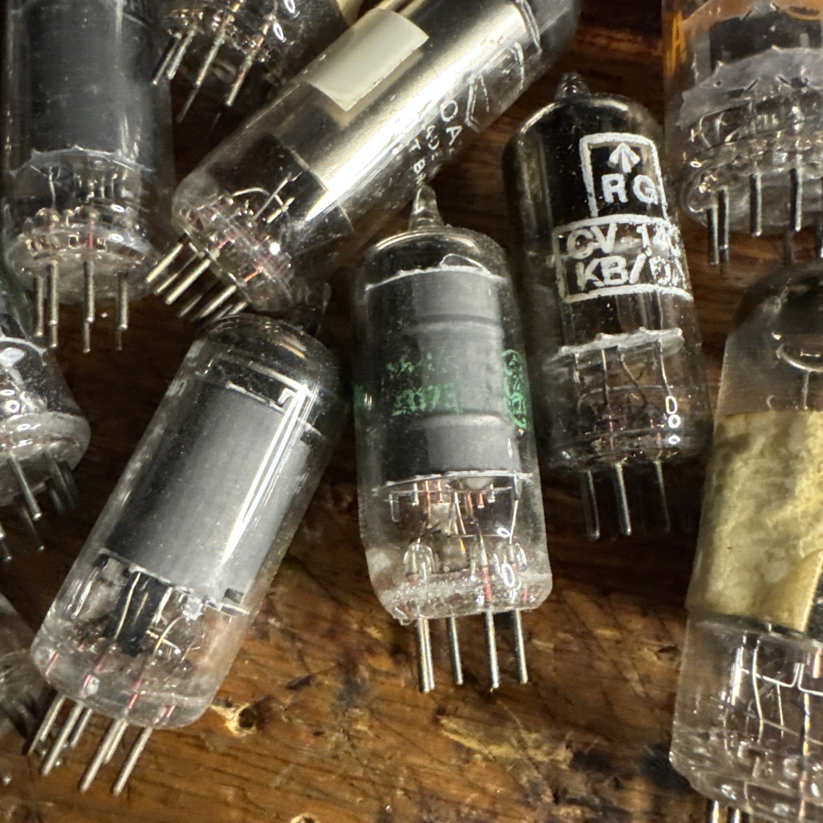 Vintage Vacuum Tube Lot – 40+ Tubes – RCA, Sylvania, Mullard, GE, Brimar SomeRar