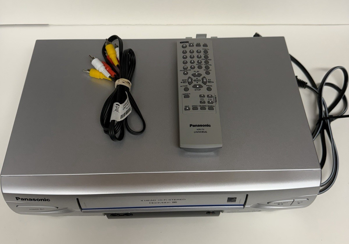 Panasonic PV-V4524S Blue Line Omnivision 4-Head Hi-Fi VCR VHS w/Remote *VIDEO