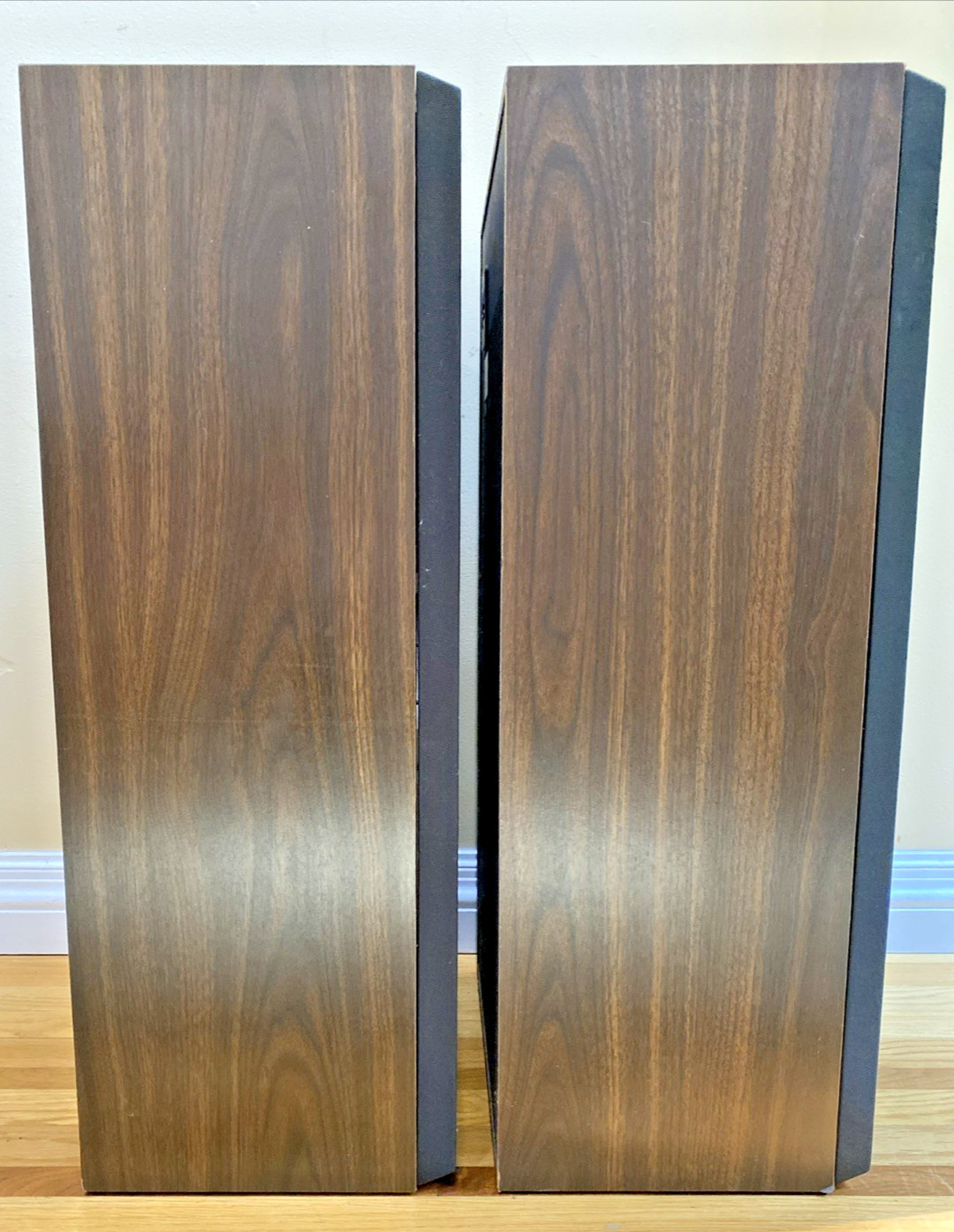 Set of Technics SB-2660 Stereo 3-way Speaker Systems 200 Watts with 12″ Woofers