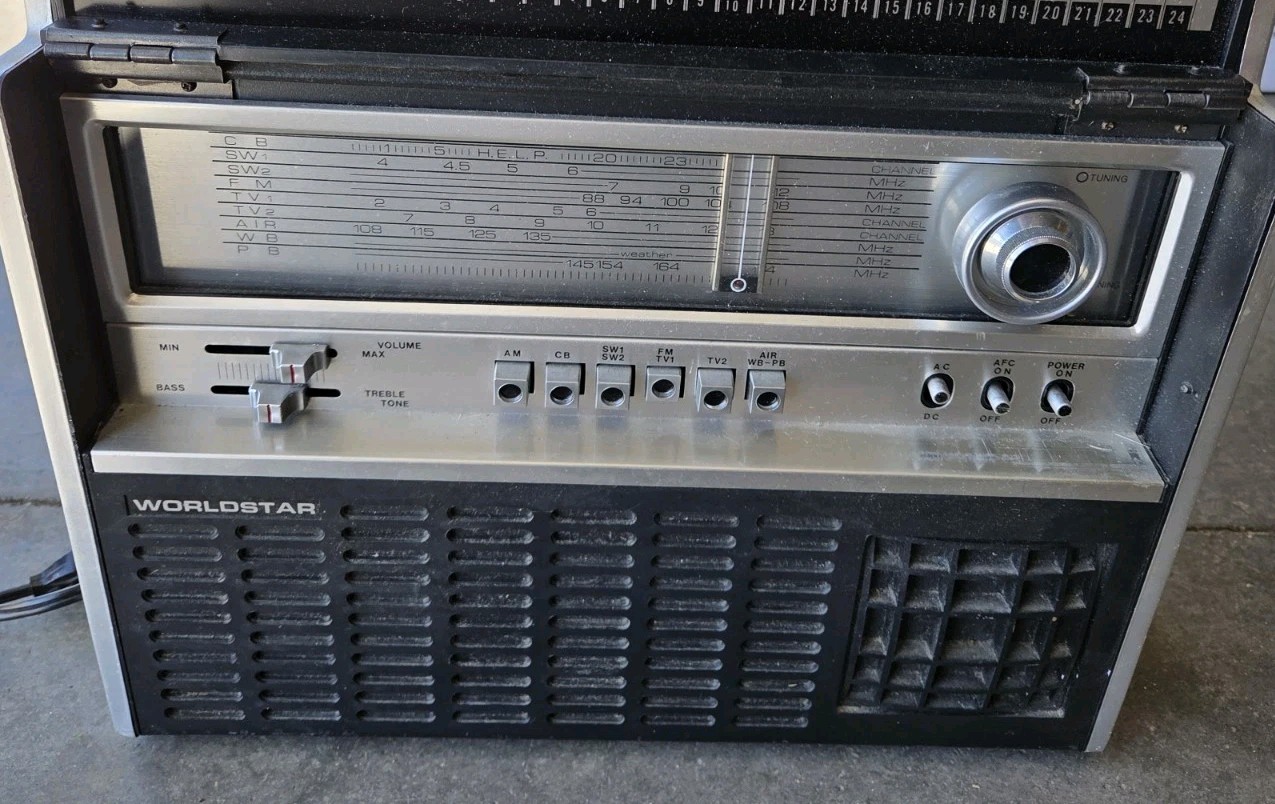 WorldStar Solid State Multi-Band Receiver AC/DC Radio MG-5000A Microphone READ