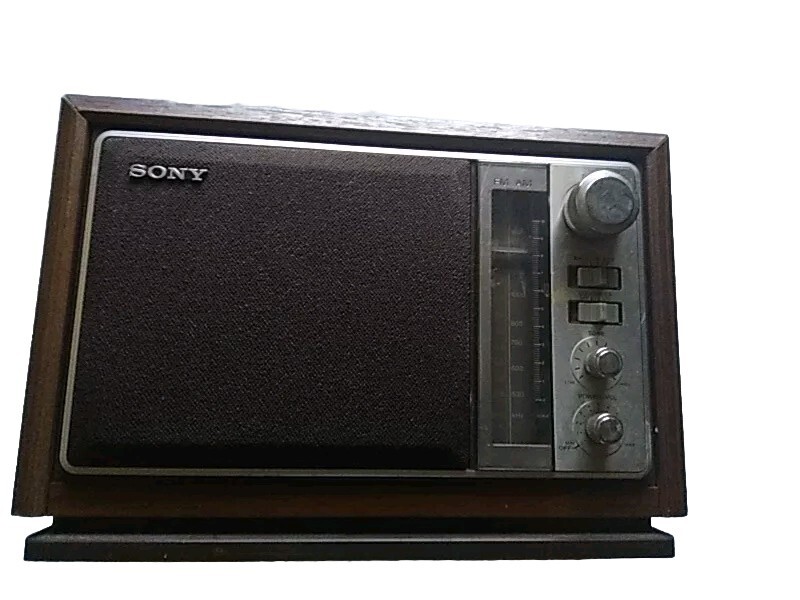 Vintage SONY Table Radio Model ICF-9740W Works great.2 new dings on top SEE PICS