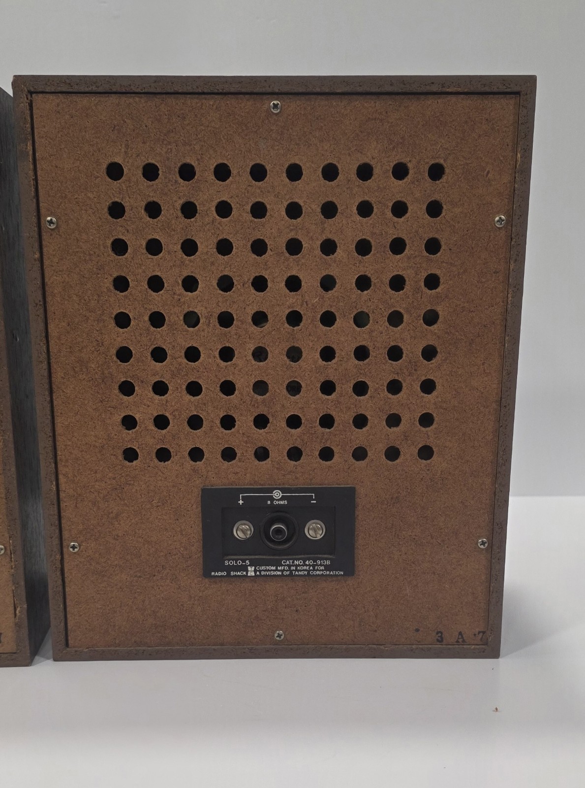 Vintage Radio Shack SOLO-5 Full Range Speakers in Walnut Look Cabinet – 8 Ohm