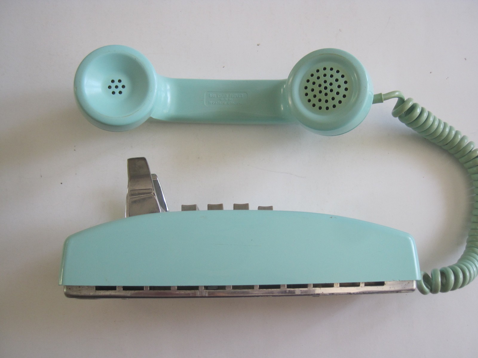Bell System Western Electric 1554 touch tone 10 button wall phone Aqua color