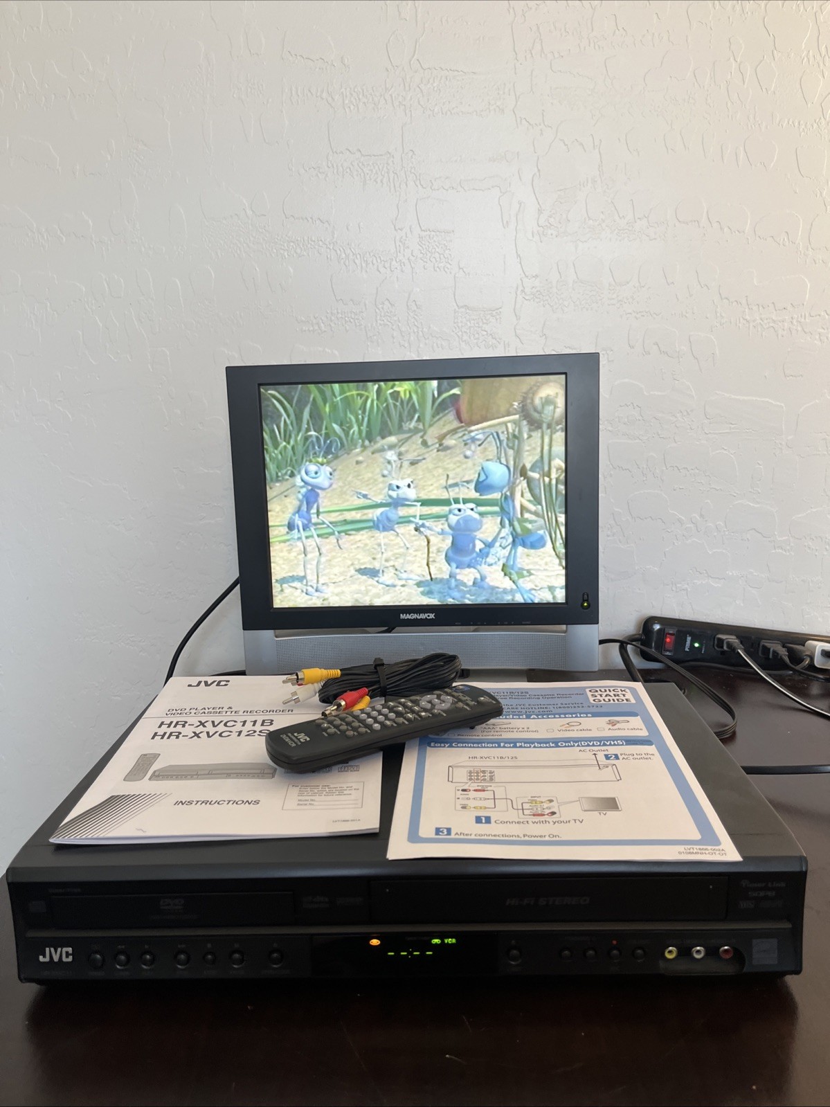 JVC HR-XVC11BJ DVD VCR Combo Player VHS Tape Cassette recorder VCR+ Remote