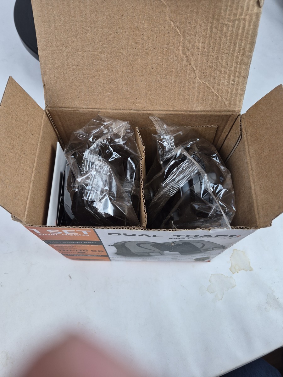 MotoHorn Dual Track Dual Horn System New in Box