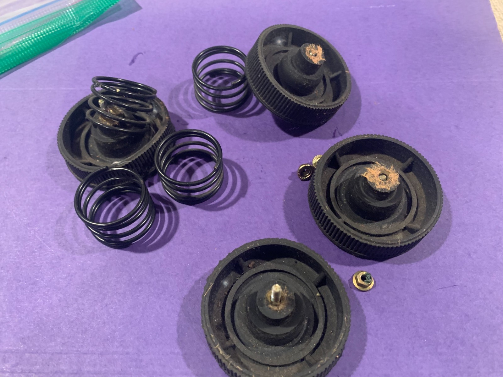 Technics SL-220 Stereo Turntable – Parting Out – Set of 4 Feet and Screws