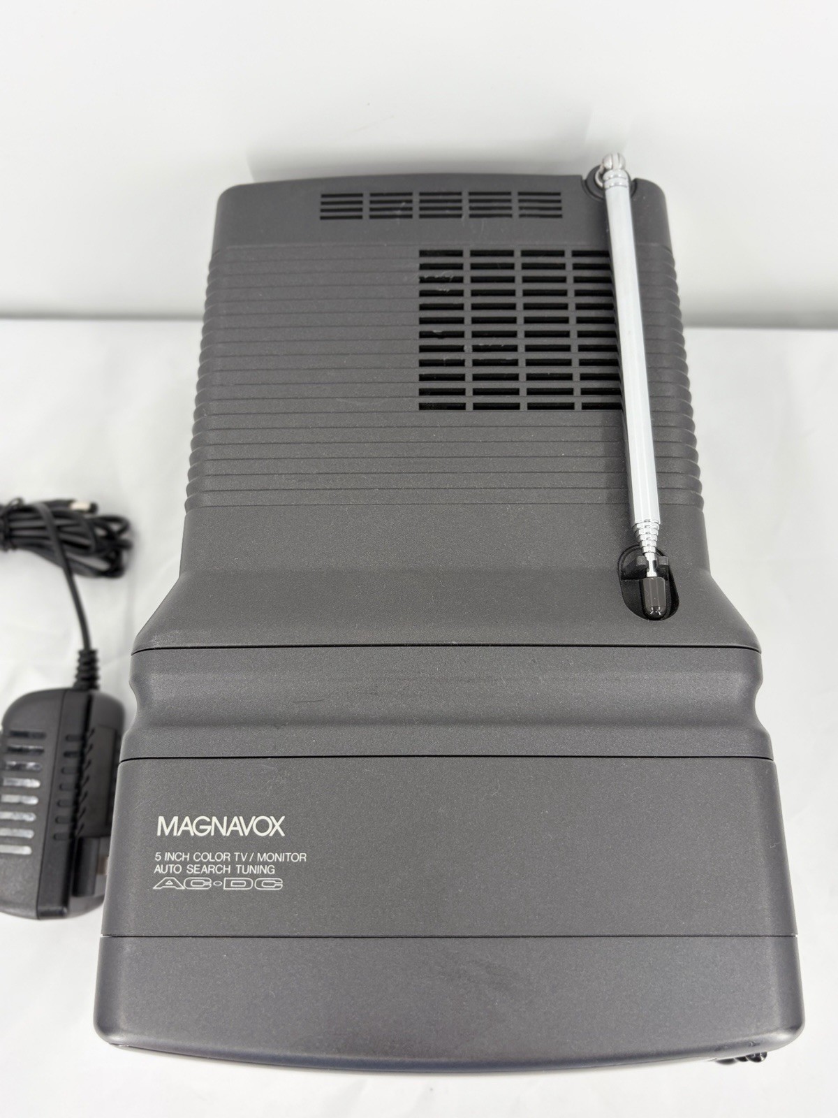 Magnavox 5 Inch CRT Color TV Monitor & Cord RD0510 C102 ~ Tested ~ Retro Gaming