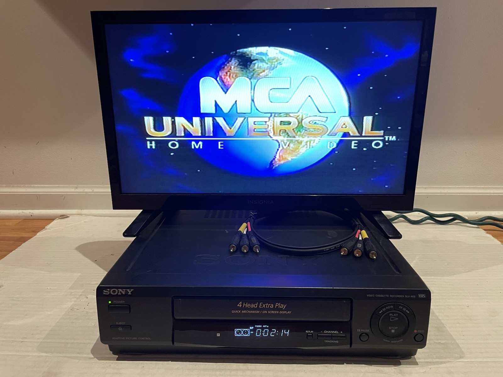 Sony SLV-469 VHS Player Recorder 4 Head Stereo VCR & Cable Tested Working *READ*