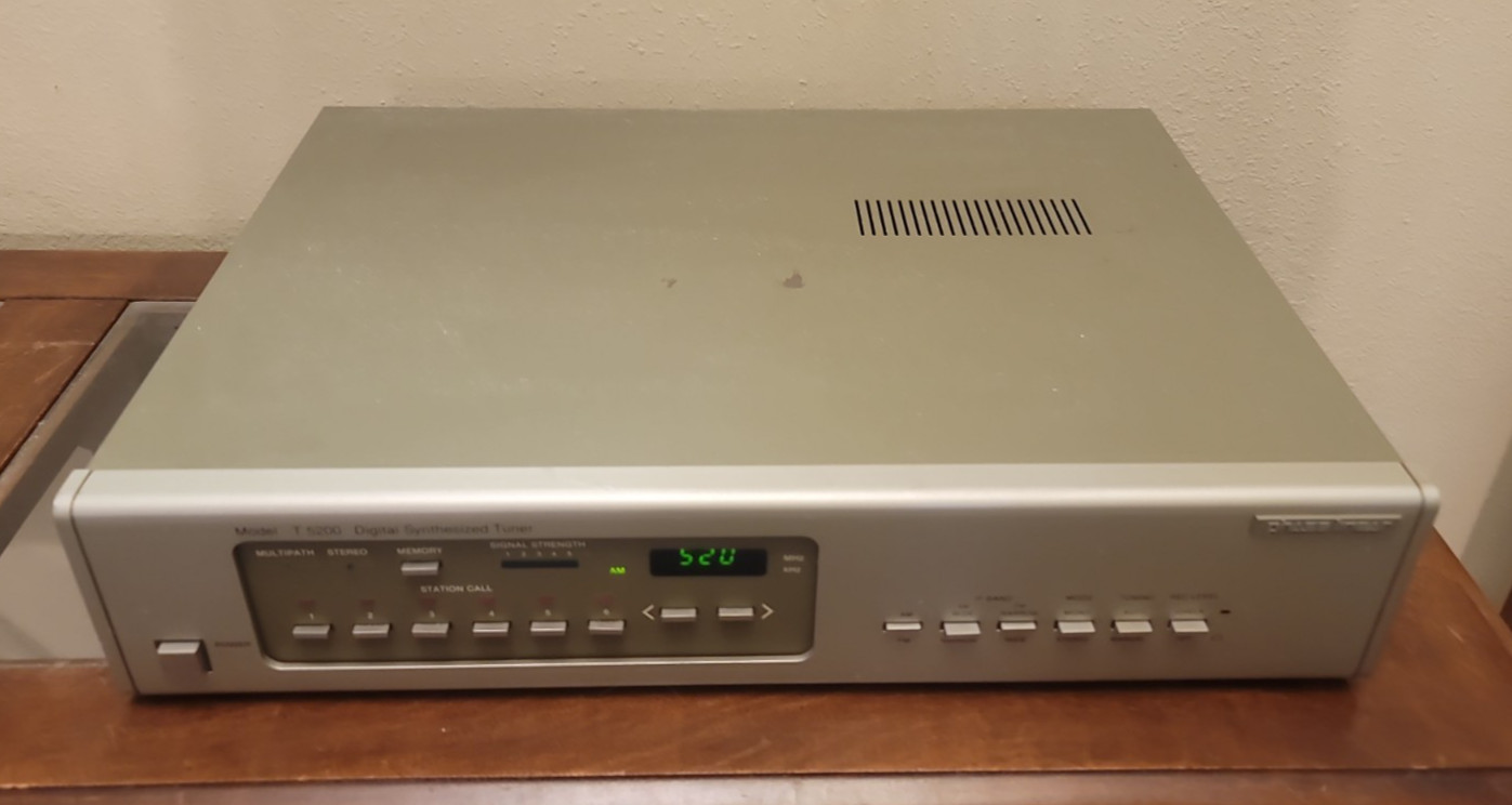 Phase Linear T5200 Digital Synthesized Tuner