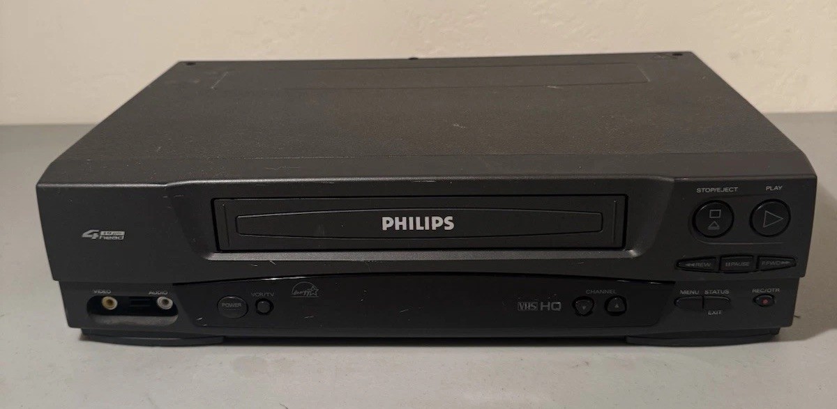 Philips Magnavox 4 Head VCR VHS Player Video Cassette Recorder Black Parts