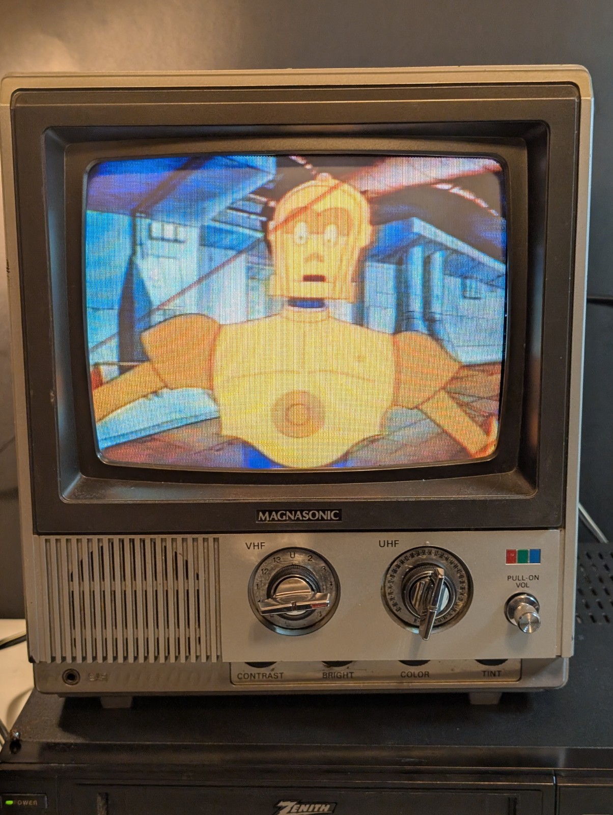 10″ Crt Color TV Knobs Portable Retro Vintage Gaming Tested Working Magnasonic