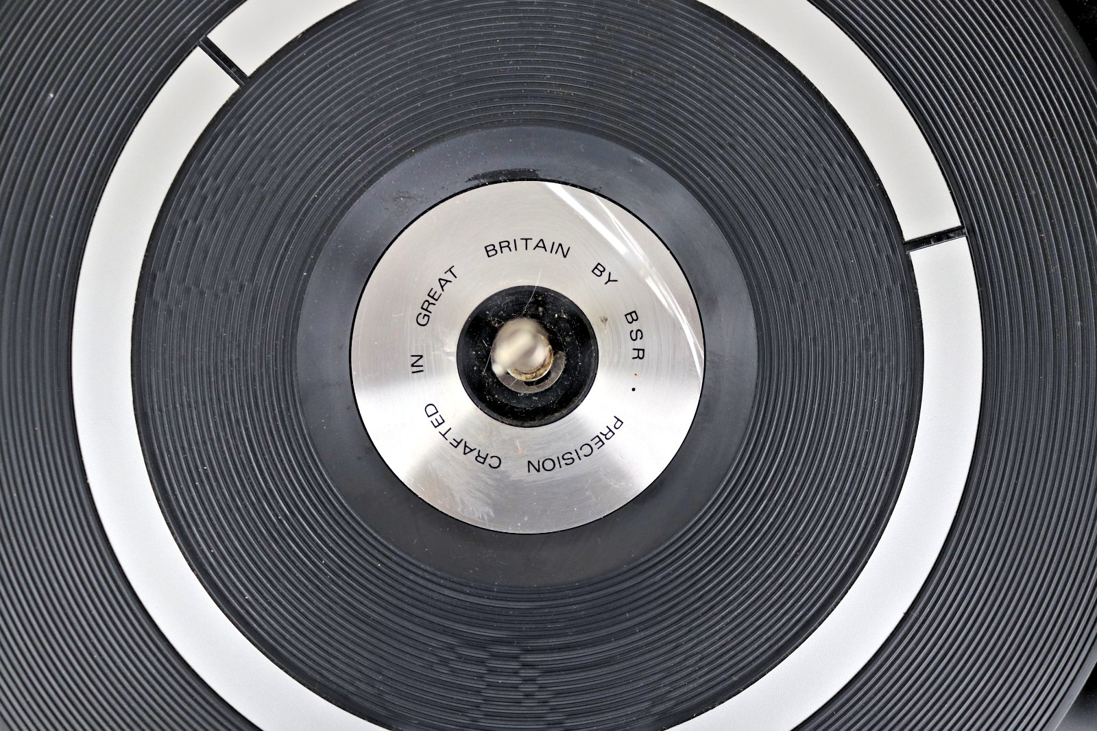 Soundesign Realtone Model 4326-E Vintage Turntable Record Player