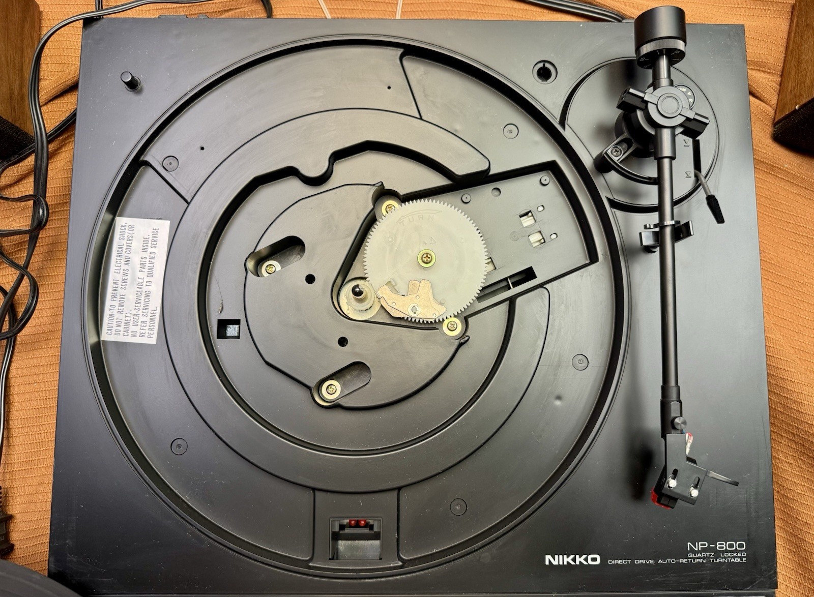 VINTAGE NIKKO NP-800 TURNTABLE WITH AUTO RETURN,QUARTZ LOCK,WORKS GREAT!!