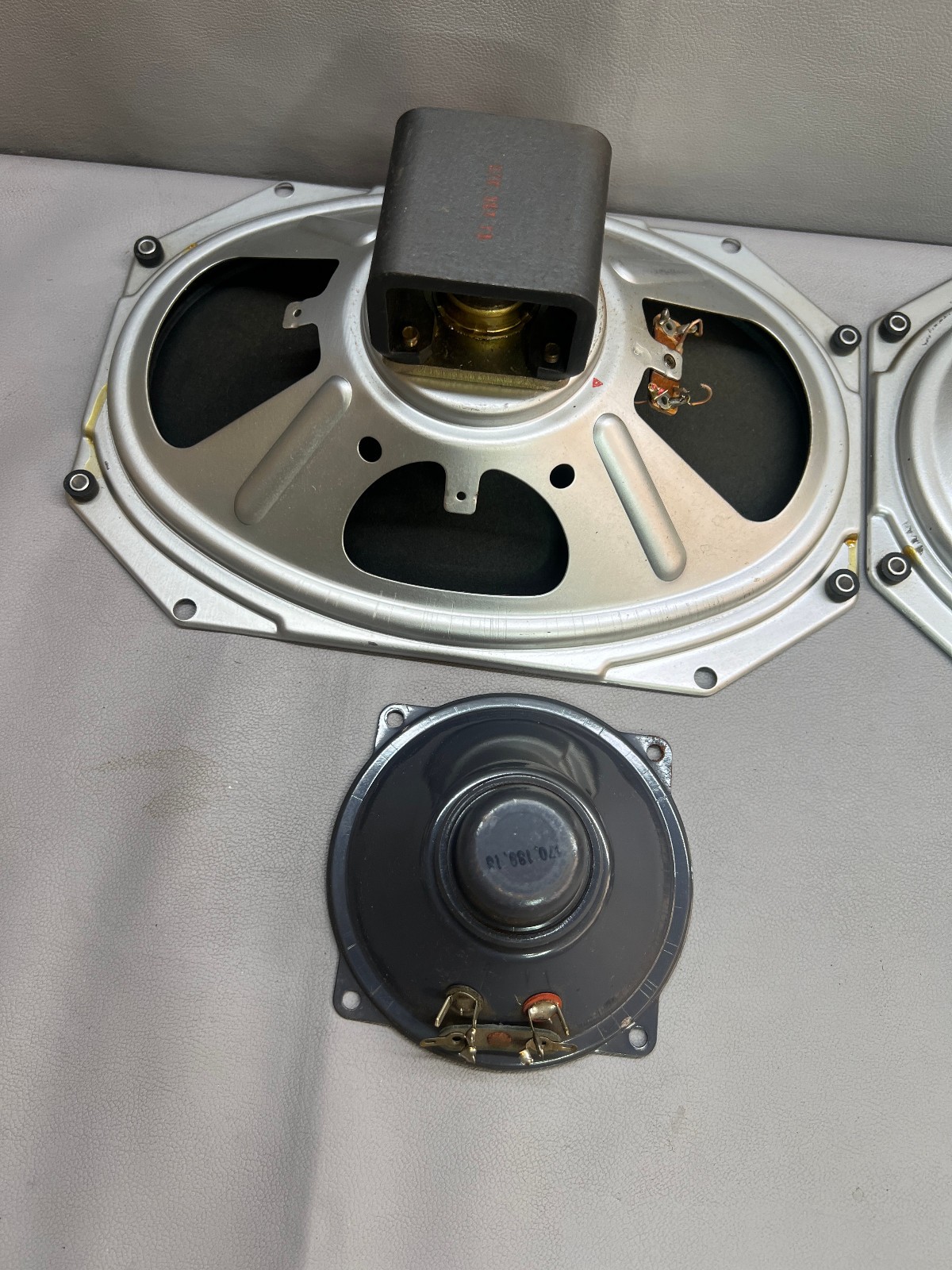 Pair Isophon Klangfilm Magnet Full Range Speakers 25.5cm with Tweeters 10.5cm