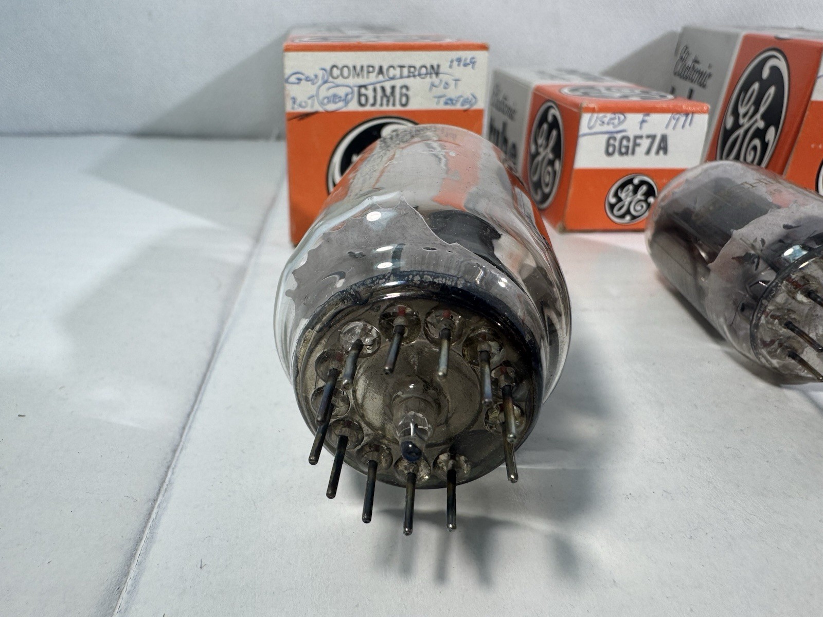 Lot Of 3 – 2 (6JM6) 1 (6GF7A) Compactron Vacuum Tubes Gray Plate Untested