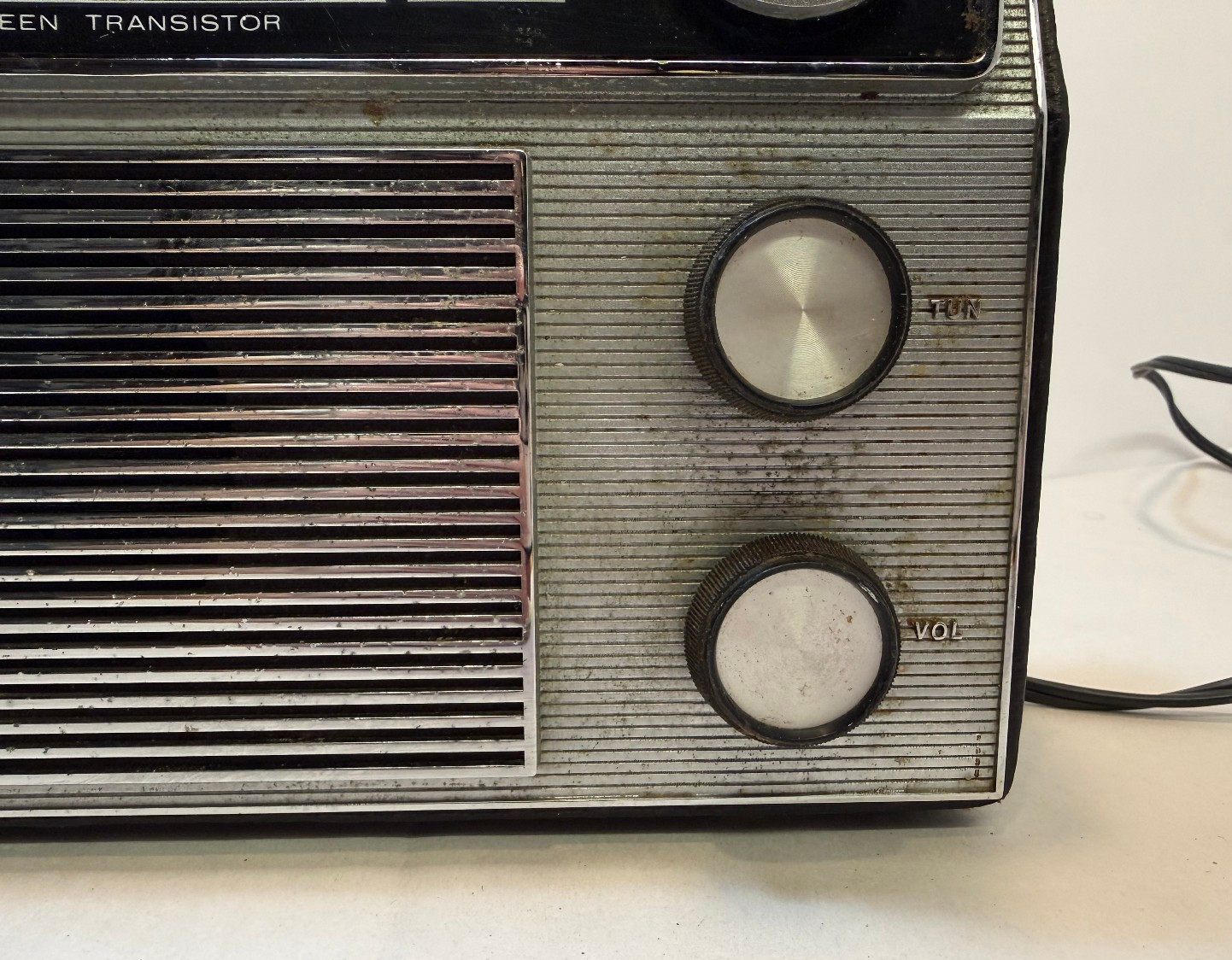 Vintage Aiwa AR-141 SolidState Multiwave Portable Radio