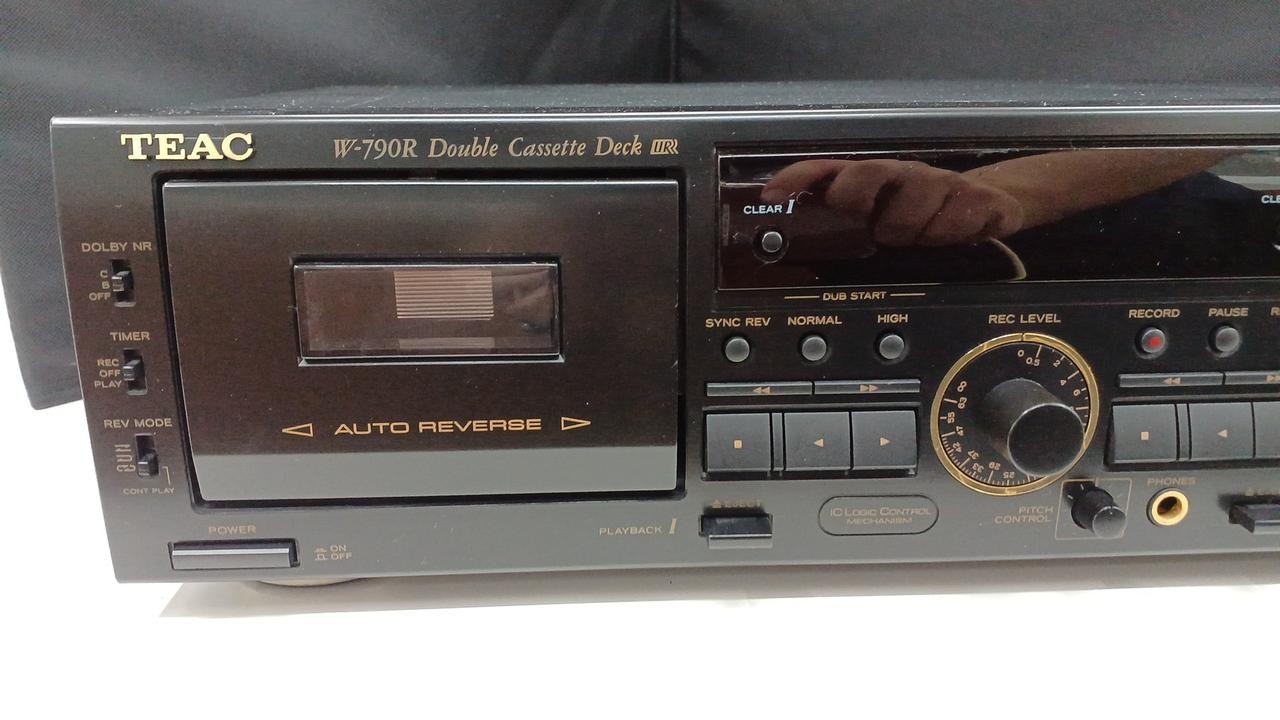 TEAC W-790R Dual Cassette Deck Dolby B/C High-Speed