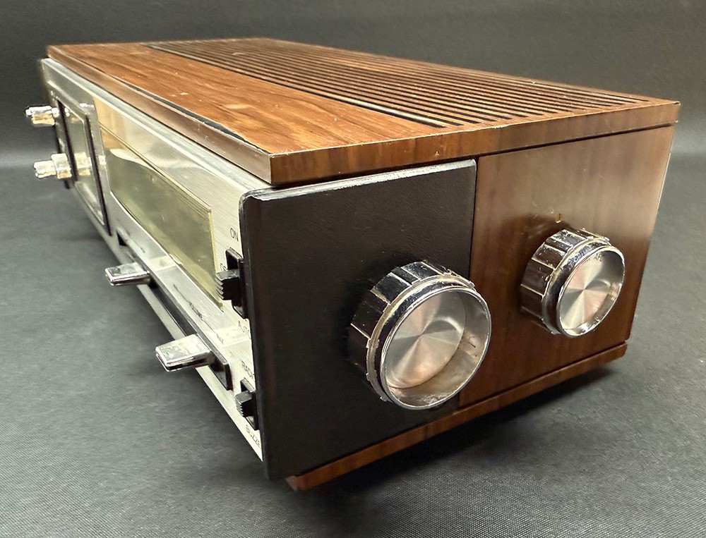 Vintage Flip Clock Radio Soundesign AMFM Flippy ClockModel 3461
