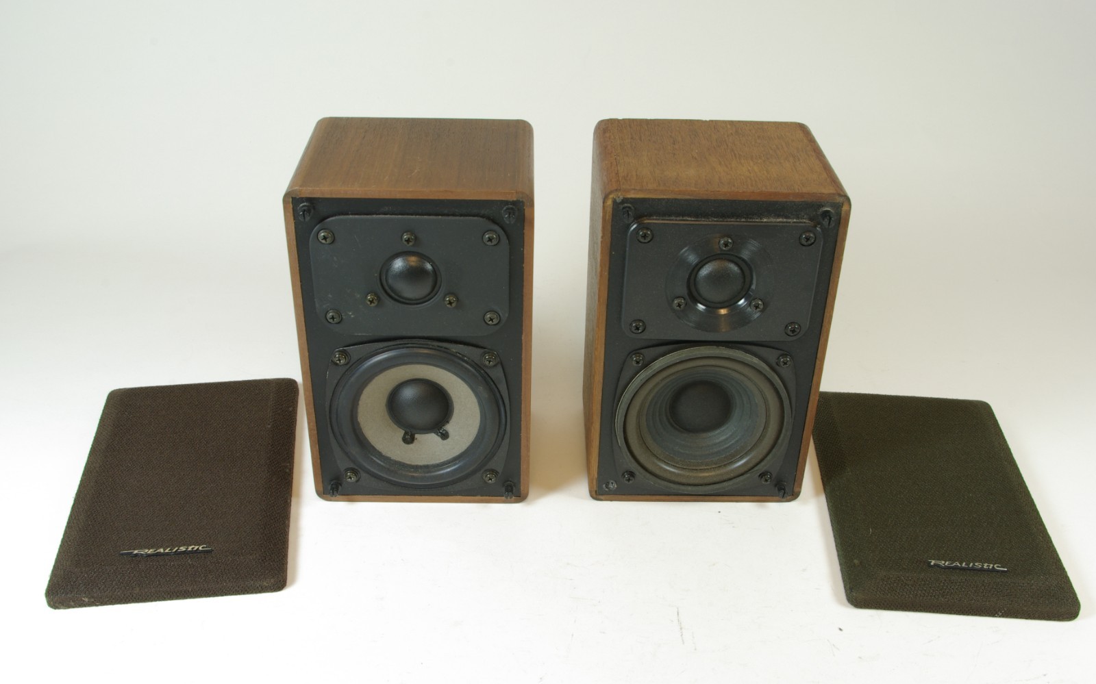 Vintage Realistic Minimus 7W Speakers Pair Walnut Wood 8 Ohms 40W Working Fine