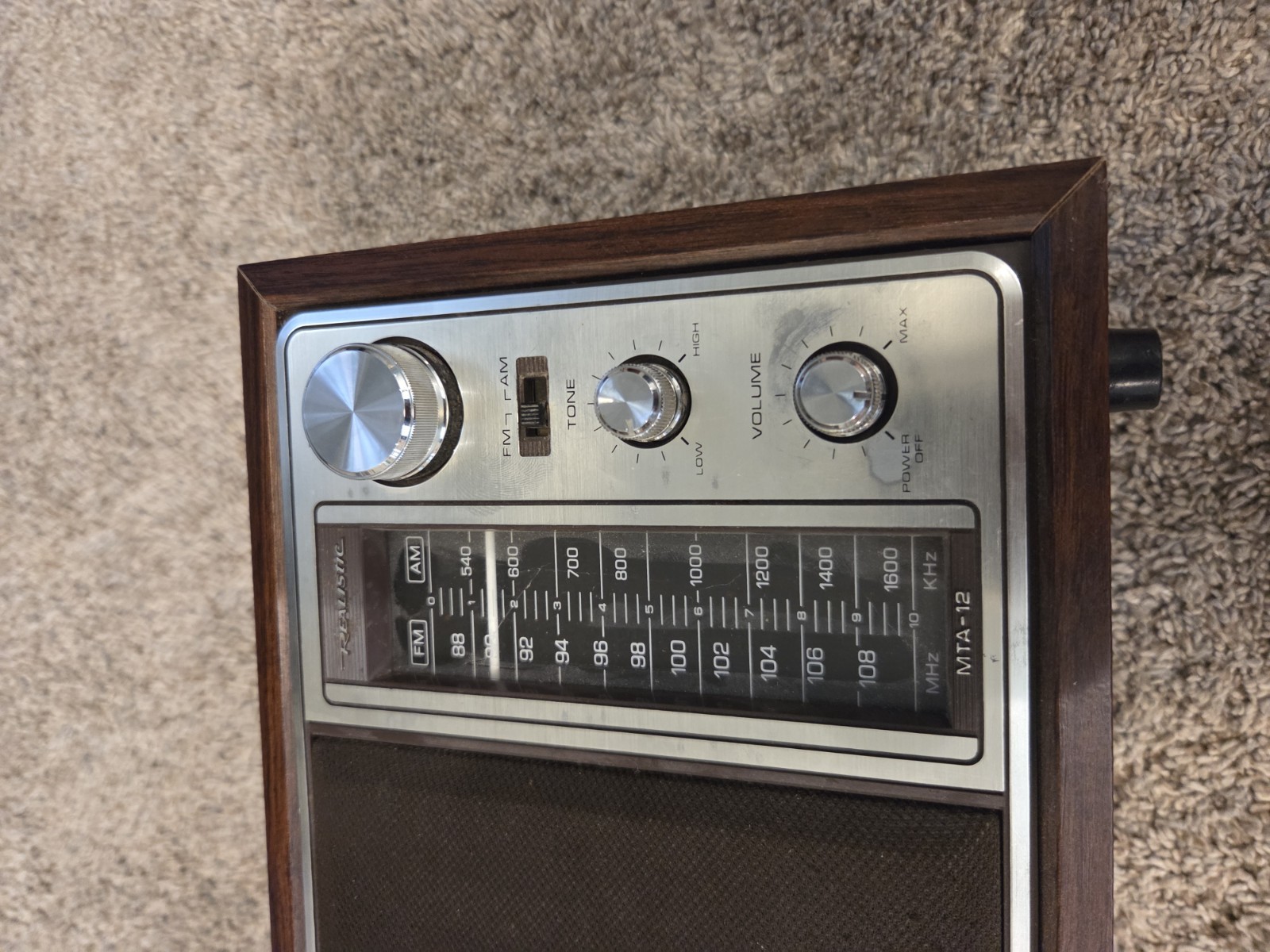 Vintage Realistic MTA-12 AM FM Radio Woodgrain Walnut MODEL 12-693 Tested Issues