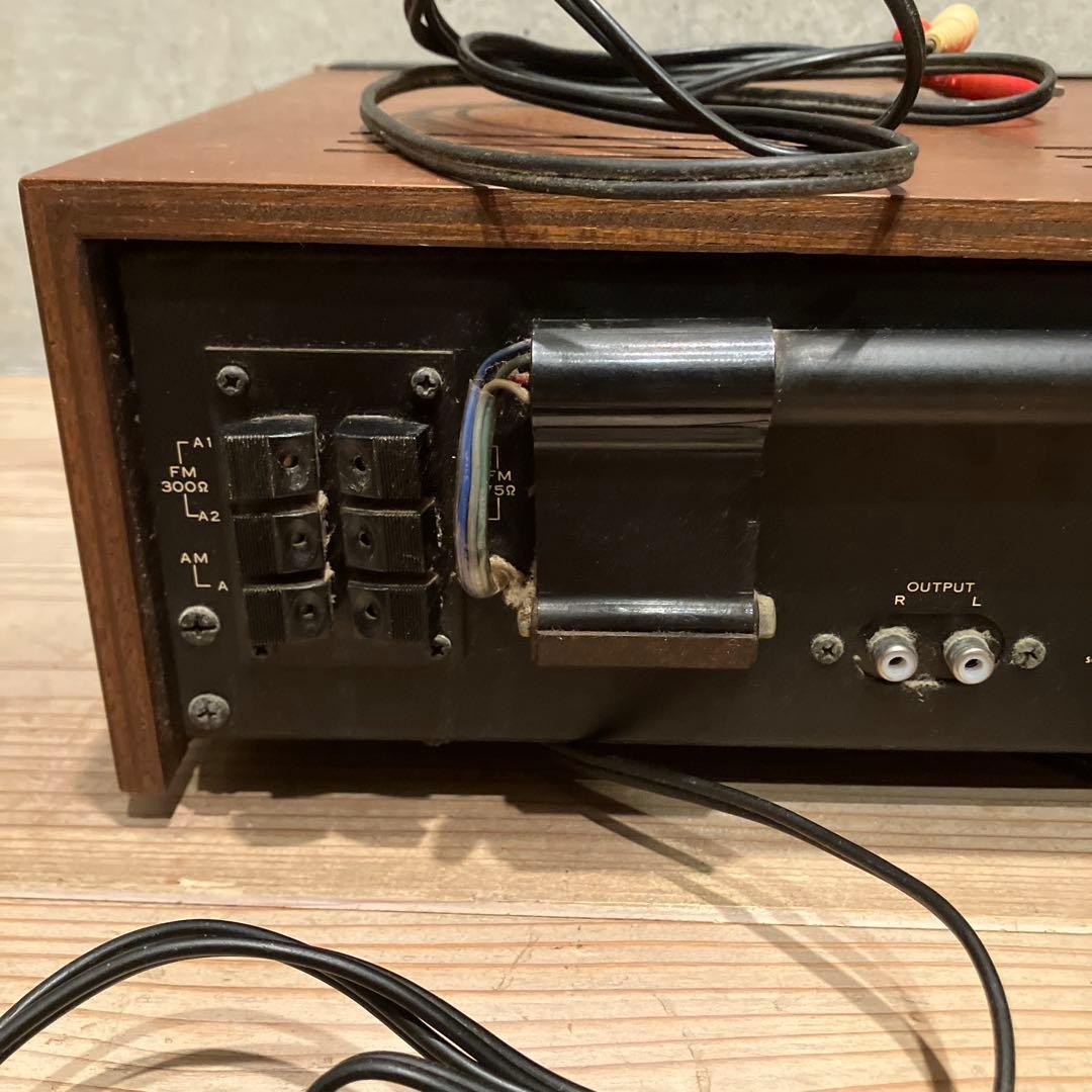 Sansui TU-666 FM/AM Vintage Stereo Tuner Analog Audio Components Power On Japan