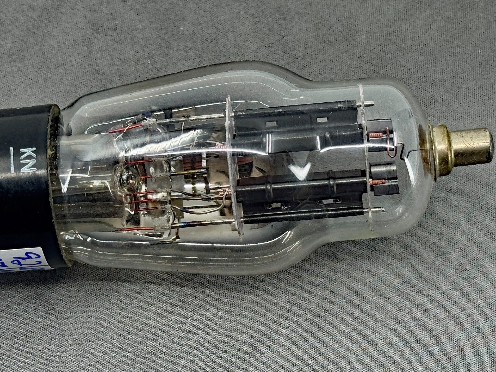 (1) NOS National Union 6F8G Vacuum Tube Black ‘T’ Plates Foil Getter Tests NOS