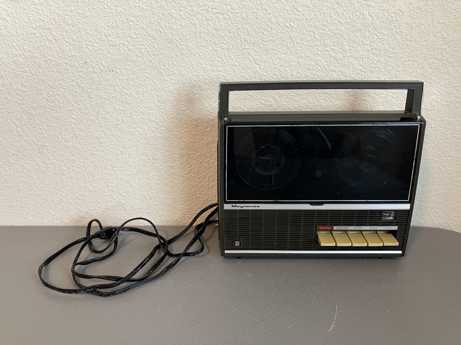 Magnavox Reel to Reel Magenetic Tape 1v9010 Recorder/Player – Working 1940’s