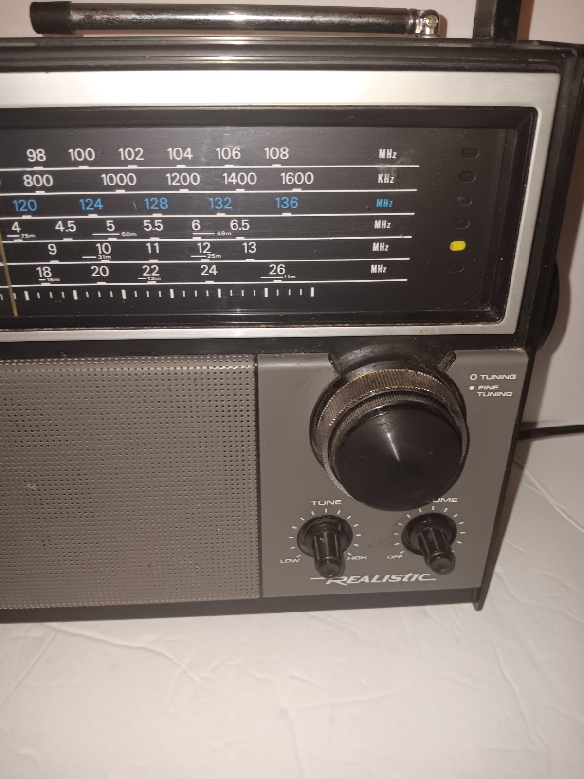 VTG REALISTIC RADIO SHACK AM/FM DX-66 AIR/SW MONITOR MODEL 12-767 TESTED-WORKS