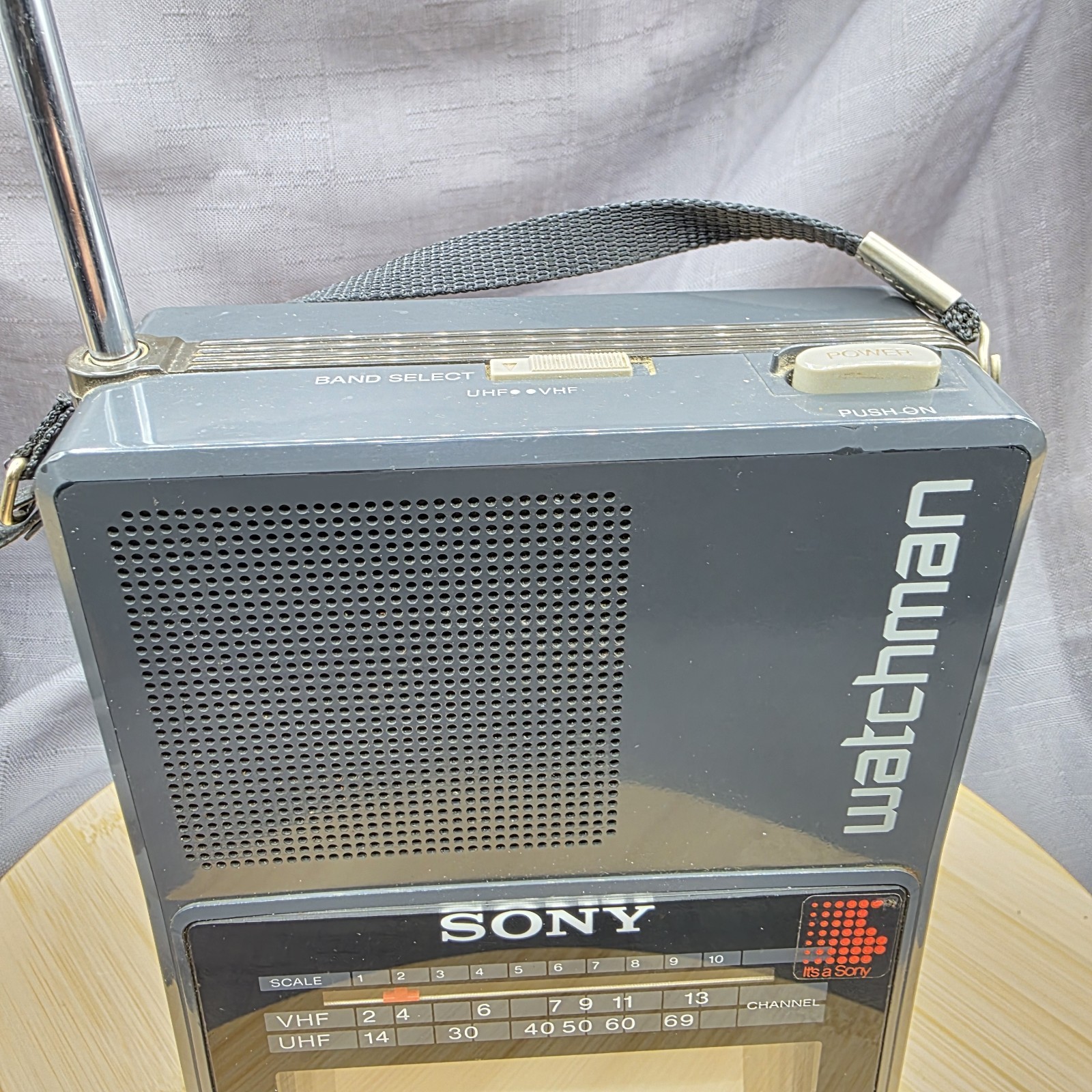 Vintage Sony Watchman Black Color 1987 FD-42A Works Great Excellent Conditio