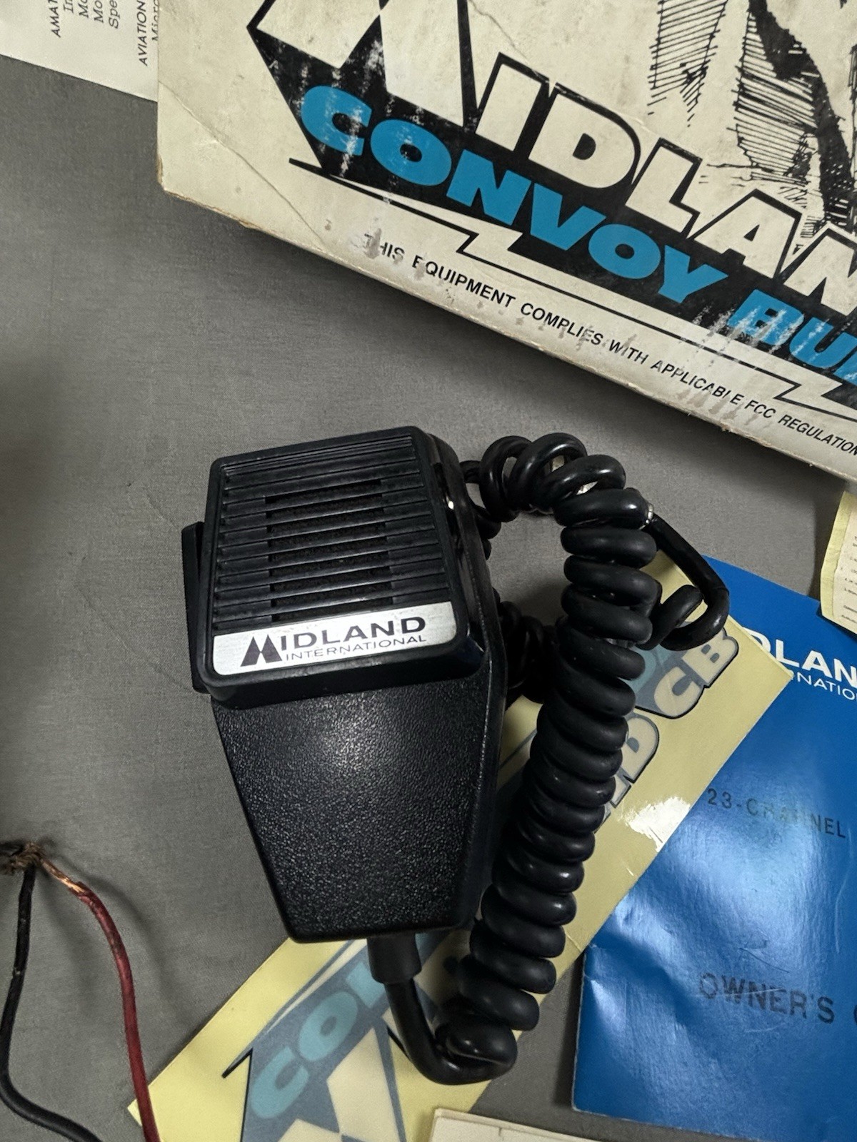 Vintage Midland CB Citizen Band 23 Channel Radio Model 13-857B W/ Mic & Box