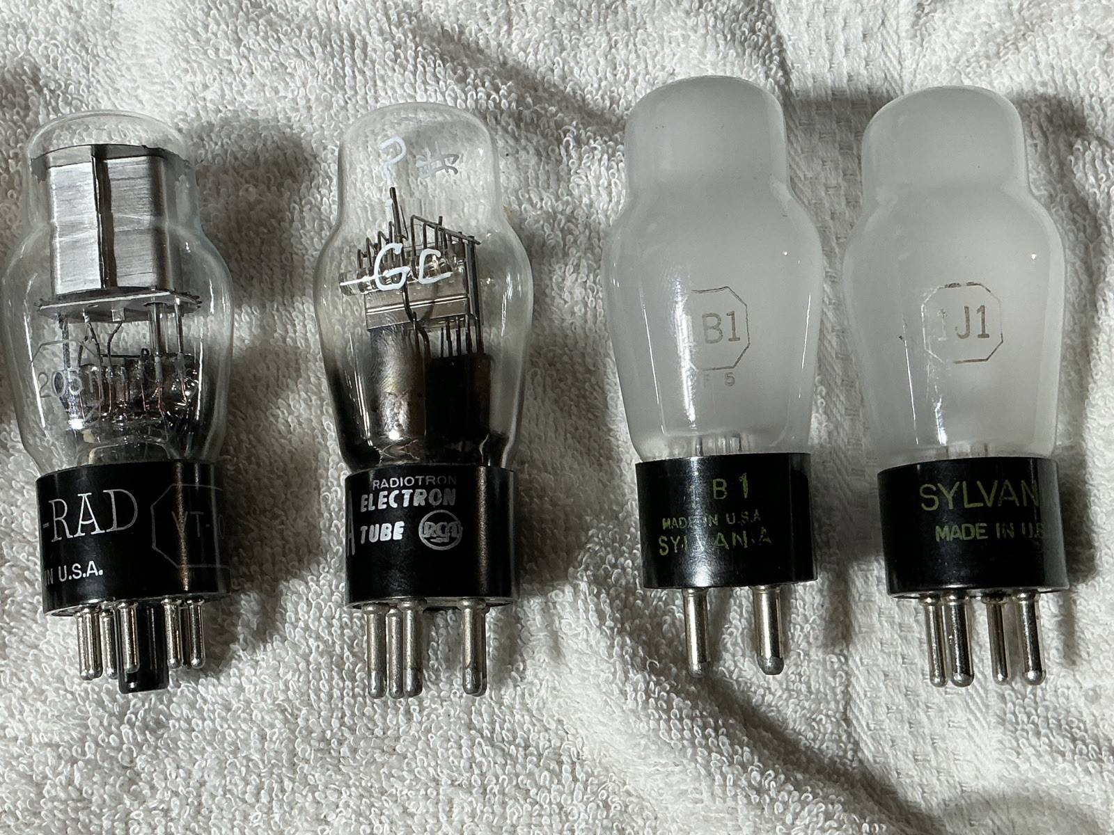 16 Rare Globes & ST Vacuum Tubes Type 17 30 1237 VT-109 5743 C-484 FP-400 PJ-11