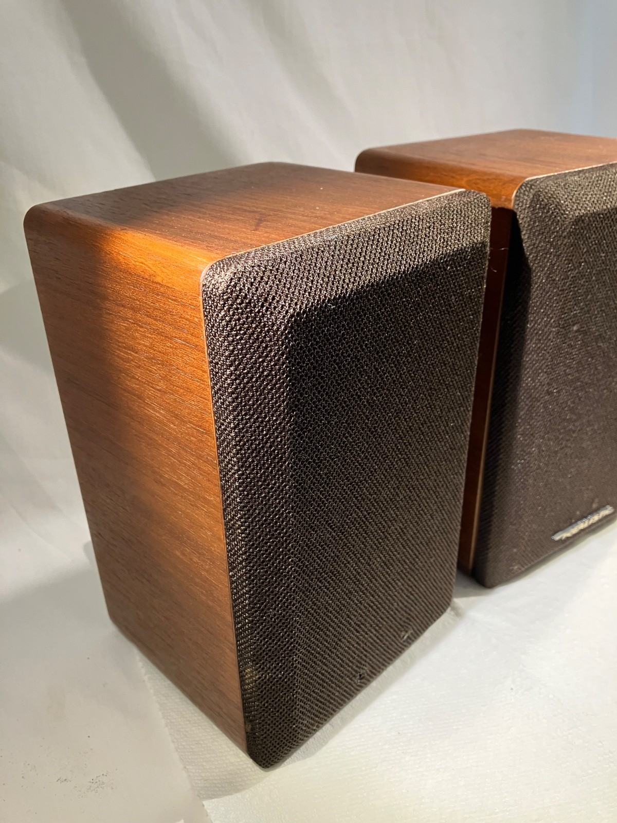 Realistic Book Shelf Speakers Minimus 40-2039A 40 Watt Tested Both Work Great
