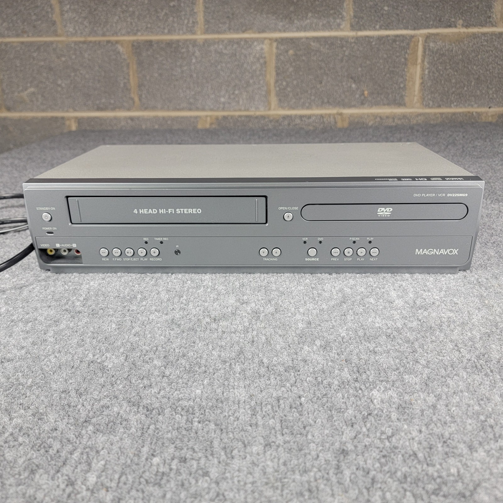 Magnavox DV225MG9 DVD VCR Combo Player Recorder Tested Working No Remote