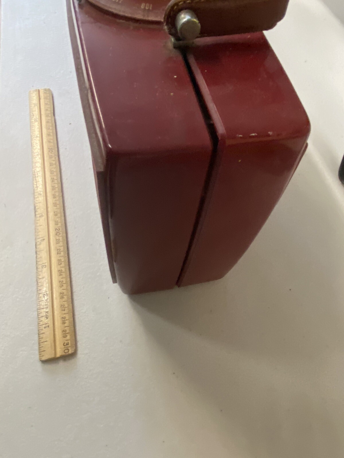 VINTAGE RED GE General Electric RADIO – SOLD AS IS – AGE UNKNOWN