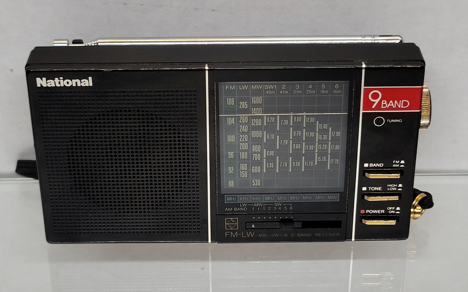 National Panasonic RF-9L Multi-Band Radio FM LW MW SW1 Tested Working See video