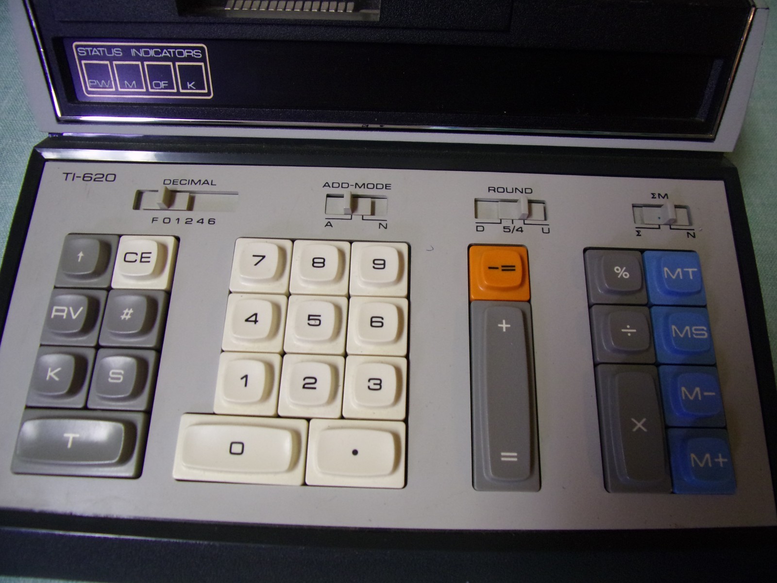 Vintage Collectible 1974 Texas Instruments TI-620 Desktop Calculator WORKS!