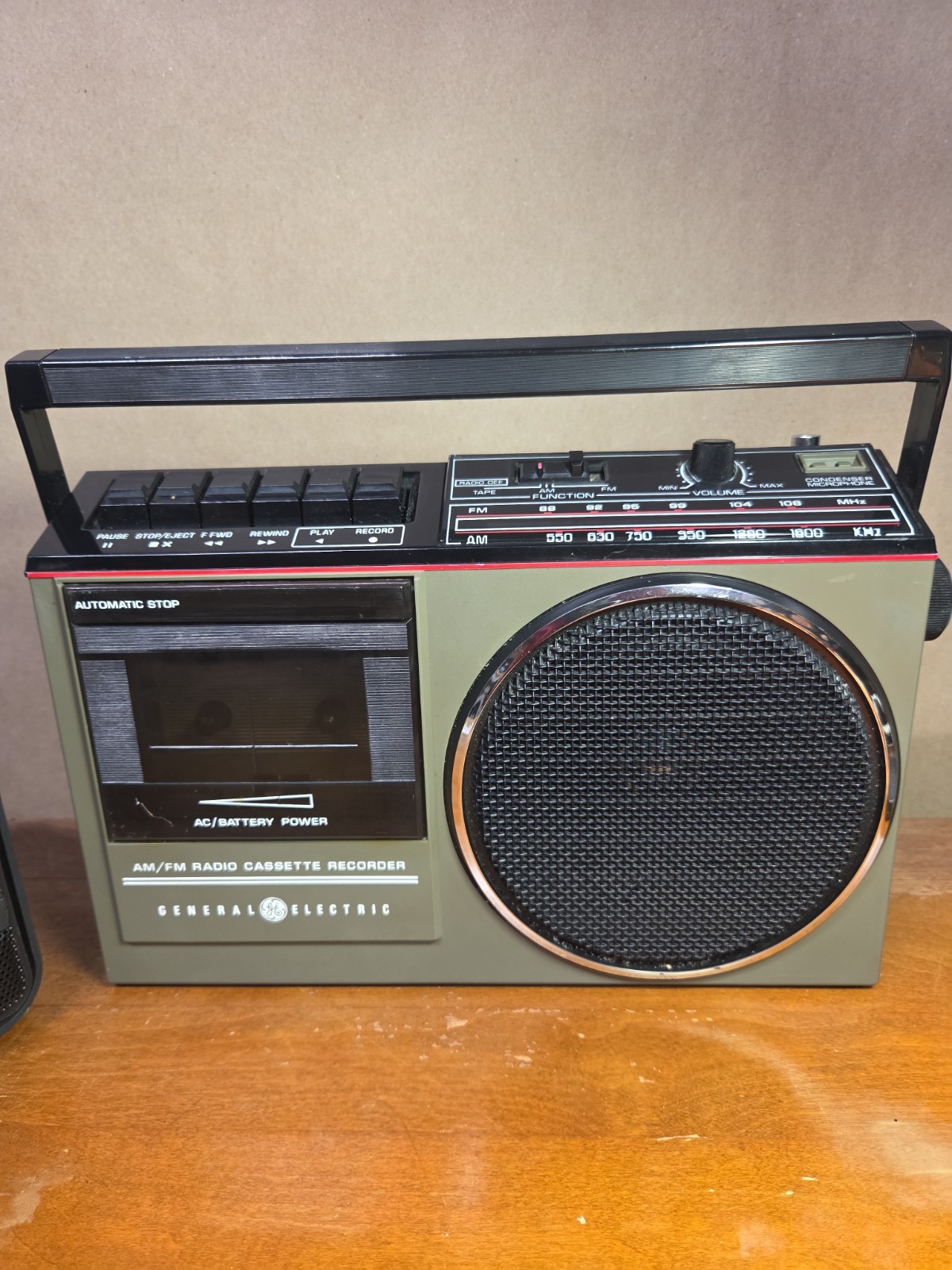 General Electric AM FM Radio casette Recorder Model 3-5233B Tested Works Great