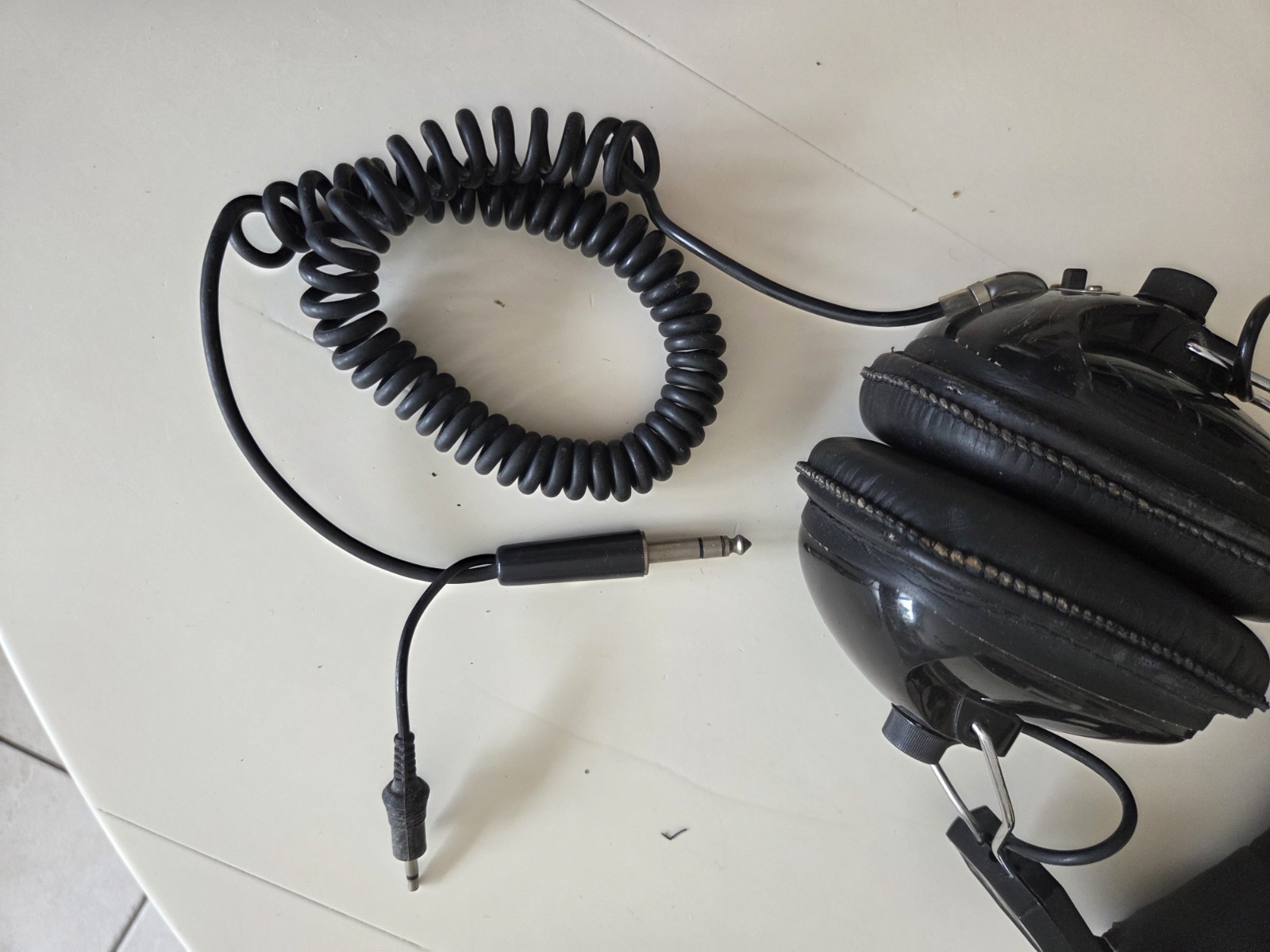 Vintage 1970’s Daytron HP-200 stereo headphones w/ 2 Different Jacks