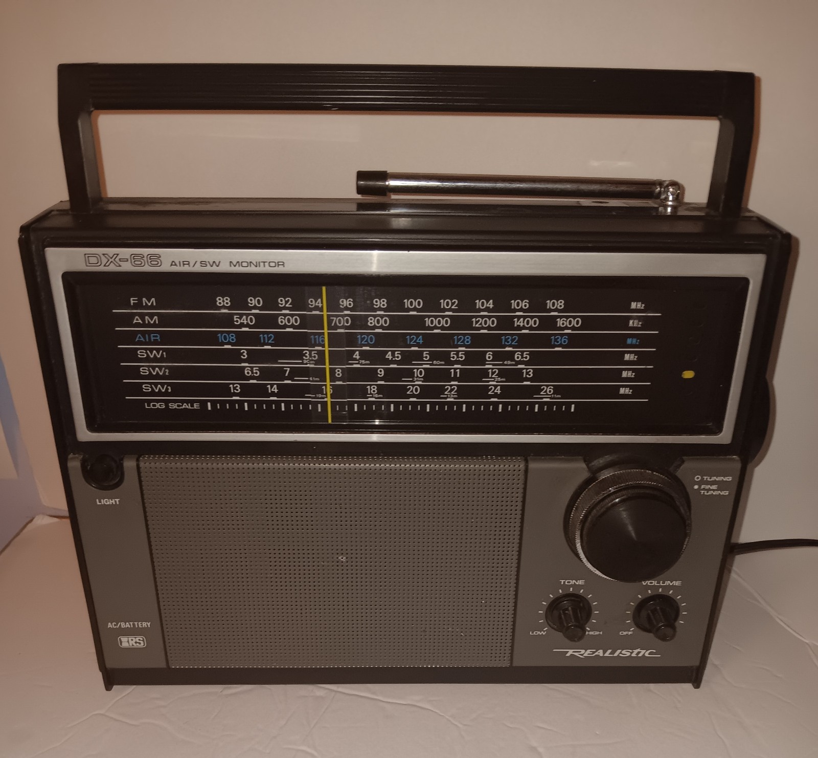 VTG REALISTIC RADIO SHACK AM/FM DX-66 AIR/SW MONITOR MODEL 12-767 TESTED-WORKS