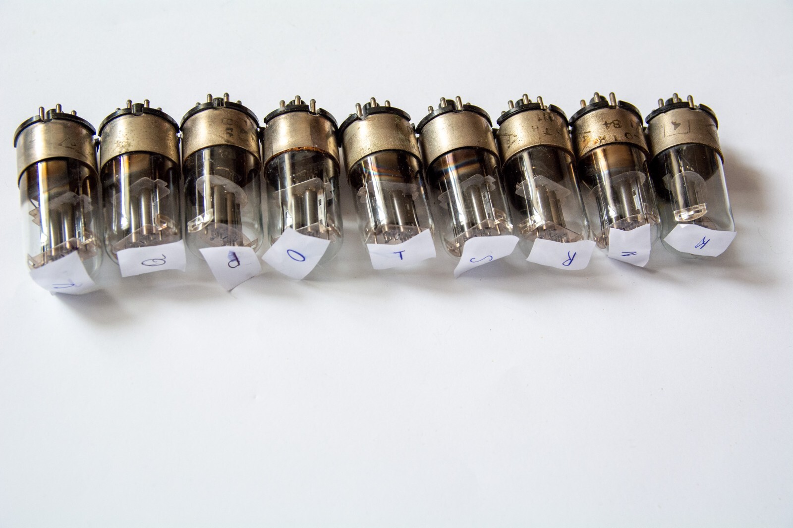 USED. 6N9S (6H9C) / 6SL7 / 1579 MELZ TUBES. METAL BASE.
