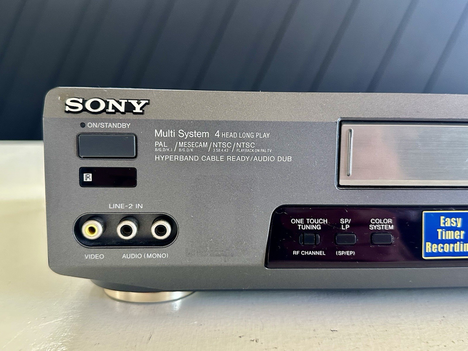 SONY SLV-ED4 Multi-System VCR NTSC / PAL / MESECAM, no Remote, Read Description