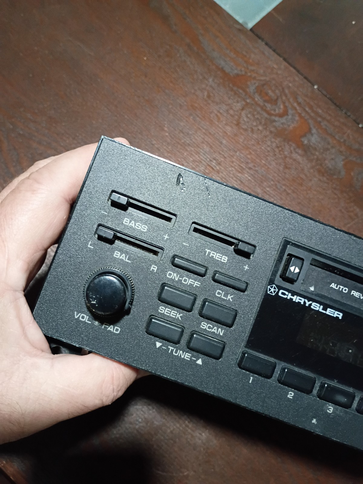 AM / FM Radio / Cassette Player For 87-93 Dodge D/ W Series Trucks (UNTESTED)