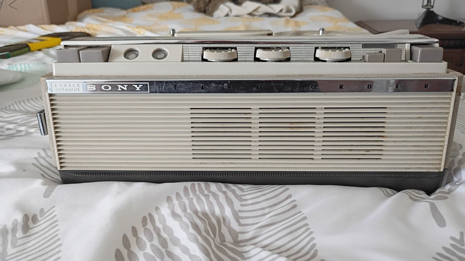 Vintage 1960s Sony Reel to Reel Tapecorder Model 464, Seems To Work, As Is Cond.
