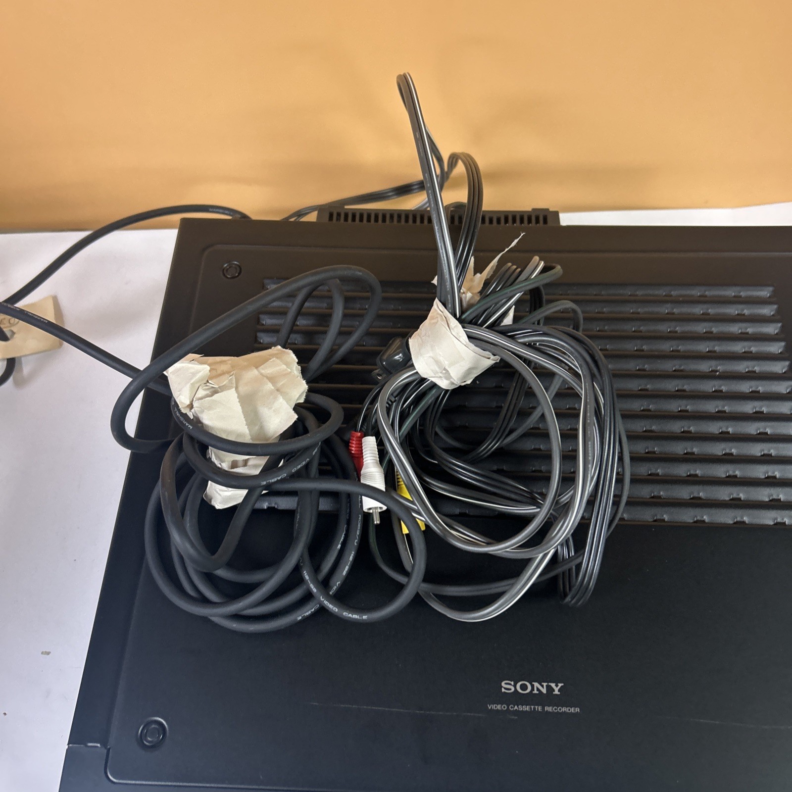 Sony SLV-R1000 VERY CLEAN WITH REMOTE AND ALL CABLES – Hi-Fi Stereo