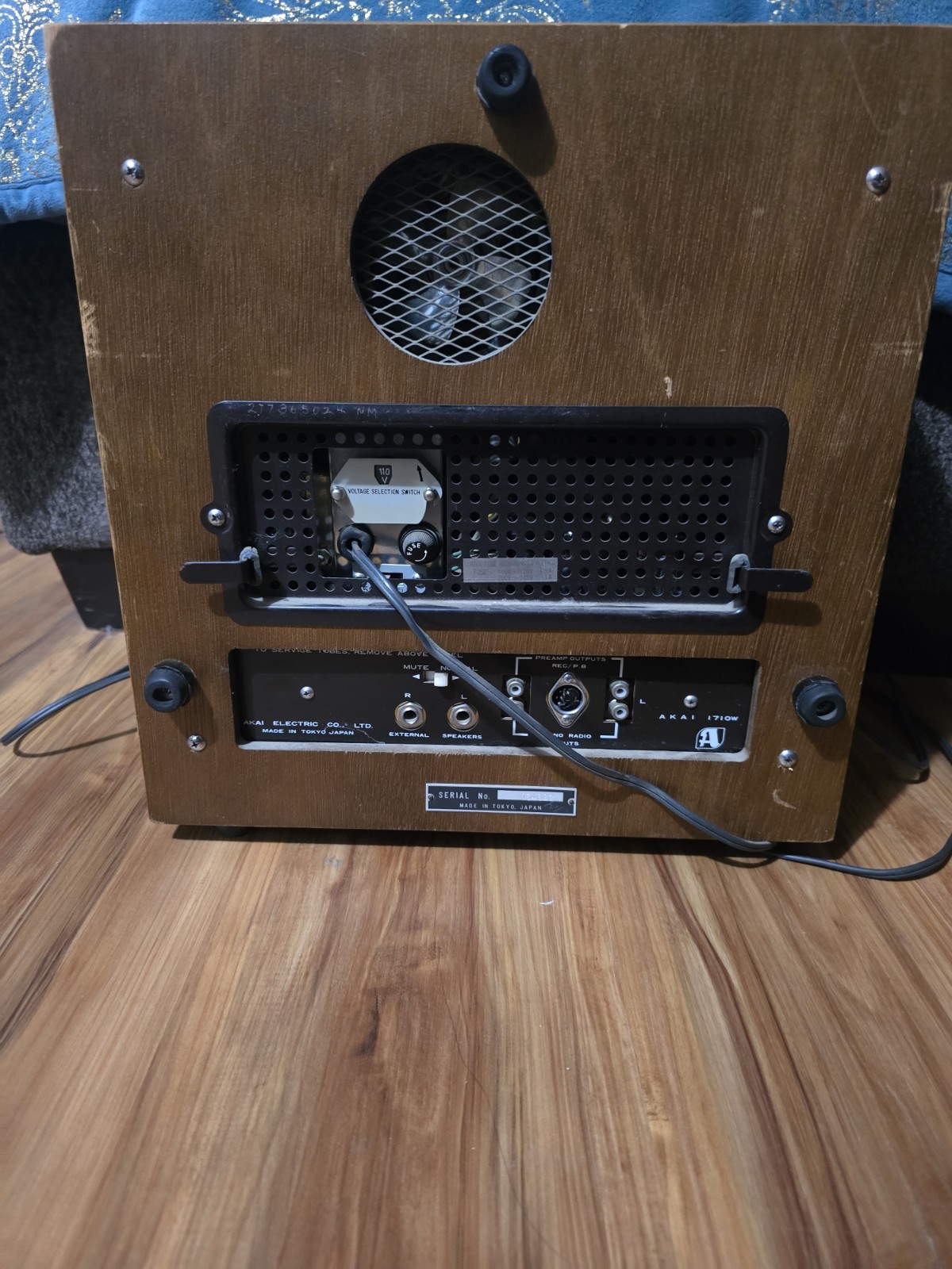 Akai 1710W Reel-to-Reel Tape Recorder Vintage Silver and Wood Model MPN 1710W