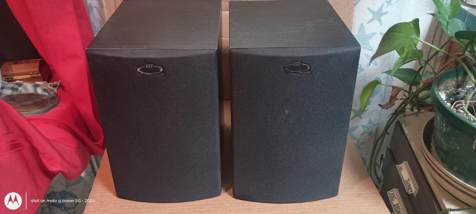 KEF Q15.2 Pair of Bookshelf Speakers 10-100W 8 Ohm Bi-Wired Black Ash